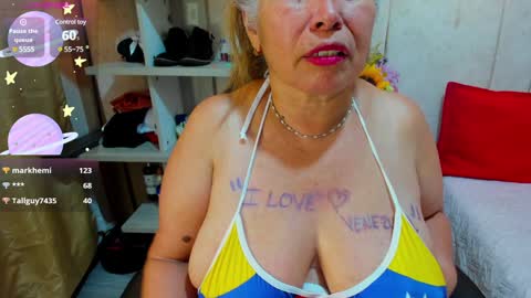 Snapshot of girl_amada chatting on 01.10.25 Girl Amada online show from 01.10.25