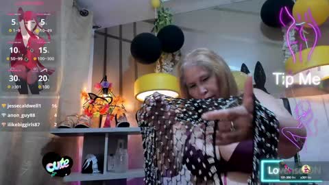 Snapshot of girl_amada chatting on 01.28.25 Girl Amada online show from 01.28.25
