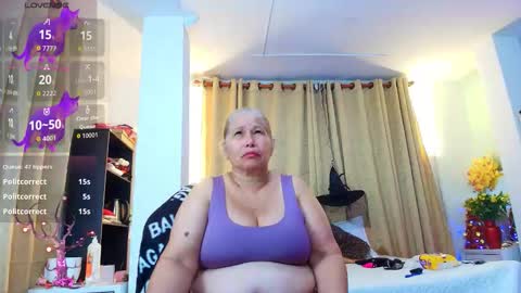 Snapshot of girl_amada chatting on 10.18.25 Girl Amada online show from 10.18.25