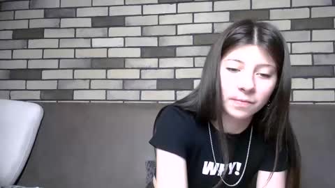 Snapshot of girl_cute007 chatting on 05.27.26 girl_cute007 online show from 05.27.26