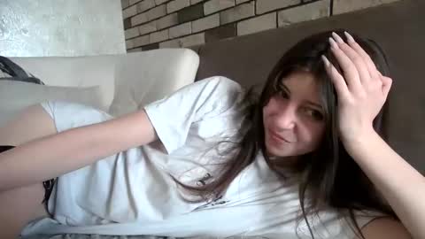 Snapshot of girl_cute007 chatting on 06.11.26 girl_cute007 online show from 06.11.26