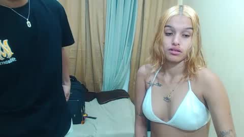 Snapshot of girl_destroy chatting on 09.13.25 adara y feelipe very hot sexy couple online show from 09.13.25