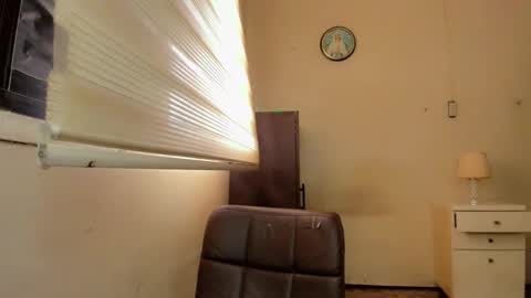 Snapshot of girl_in_ur_dreams chatting on 01.23.25 urGIRL online show from 01.23.25