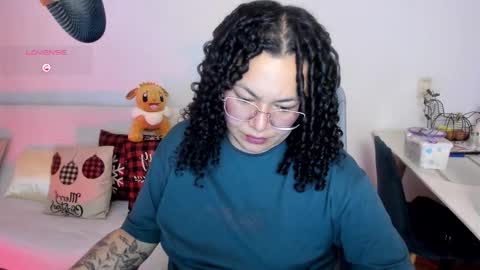 girl_inline online show from 12.04.25