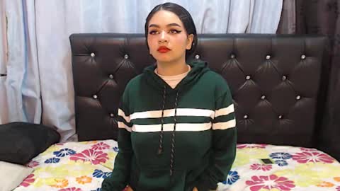 Snapshot of girl_manddy chatting on 10.30.25 Mandy online show from 10.30.25