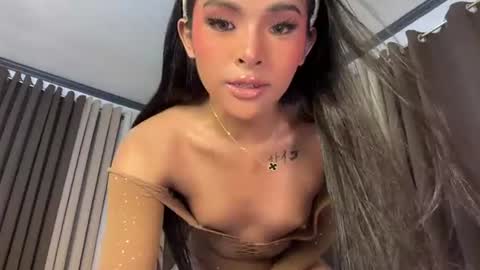 queen ronna online show from 06.12.26