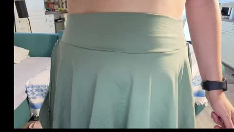 Girlfriend online show from 10.19.25