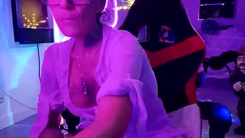 Snapshot of girls227445638252 chatting on 11.08.25 girls227445638252 online show from 11.08.25