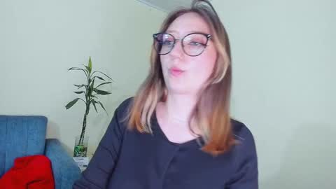 Maze    Thumbs up online show from 01.10.25