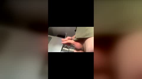 Snapshot of girthycock36 chatting on 03.18.26 girthycock36 online show from 03.18.26