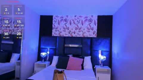     online show from 11.08.25