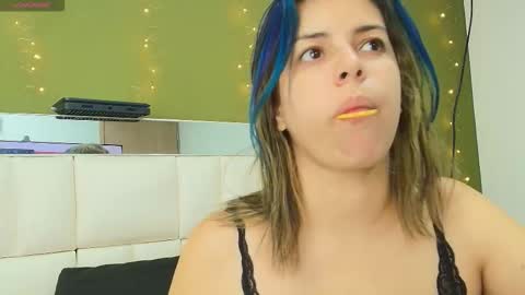 Snapshot of gisell_gomez chatting on 09.20.25 Gisell online show from 09.20.25