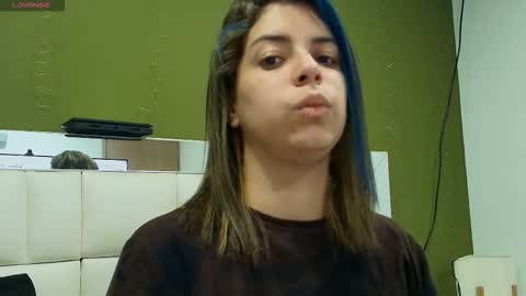 Snapshot of gisell_gomez chatting on 09.21.25 Gisell online show from 09.21.25