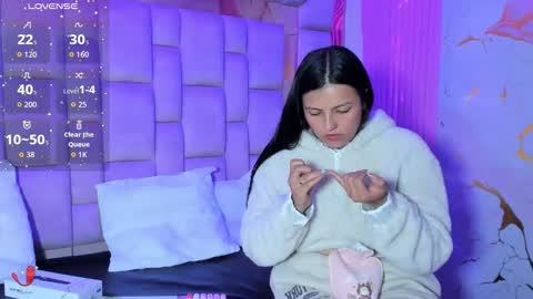 Snapshot of gisell_squirt chatting on 05.27.26 gisell_squirt online show from 05.27.26