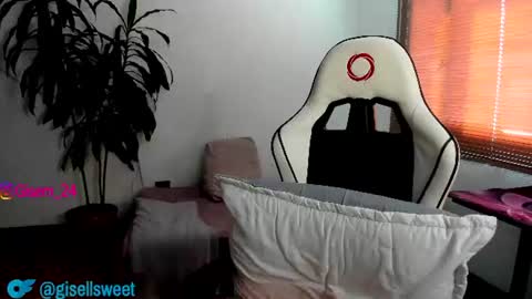 Gisella  online show from 06.21.26