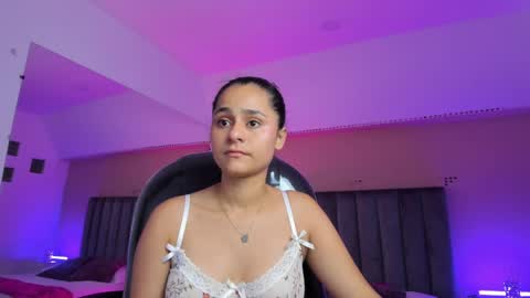 GISELLE ROLDAN online show from 04.06.26