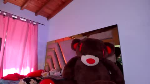 Snapshot of giselreyes1 chatting on 02.16.25 . Gisel Reyes . online show from 02.16.25