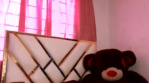 . Gisel Reyes . online show from 05.29.26