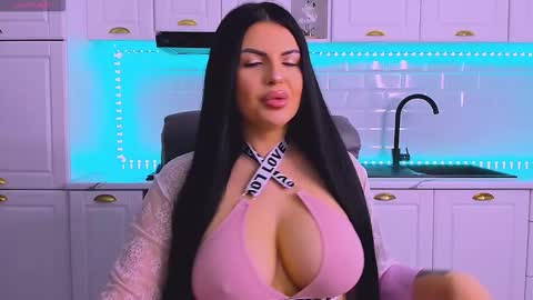 Giulia online show from 02.23.26