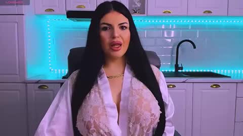 Giulia online show from 02.24.26