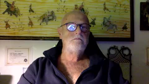 giutomma930394 online show from 10.21.25
