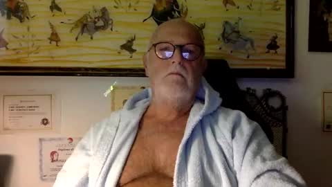 giutomma930394 online show from 10.22.25