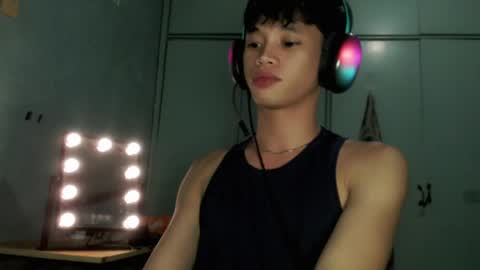 Snapshot of givemethrillx chatting on 04.10.26 givemethrillx online show from 04.10.26