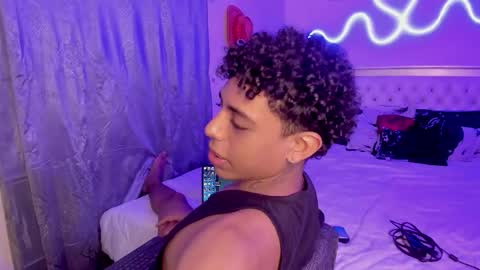 Snapshot of glader_guy chatting on 10.23.25 only for you bby online show from 10.23.25