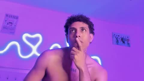 Snapshot of glader_guy chatting on 11.07.25 only for you bby online show from 11.07.25