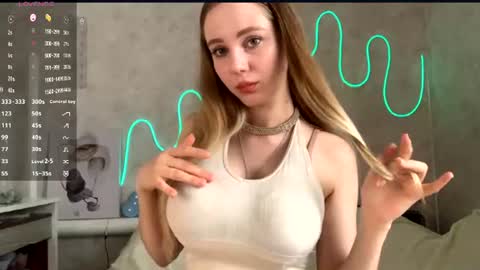 Snapshot of gladissoter chatting on 06.10.26 Violetta online show from 06.10.26