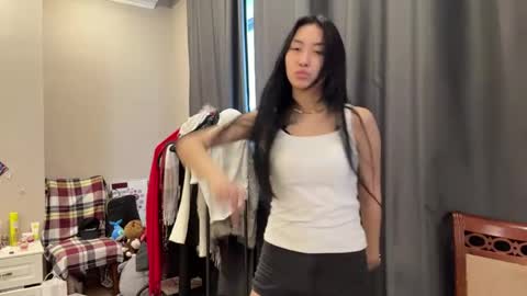 Mia online show from 04.04.26