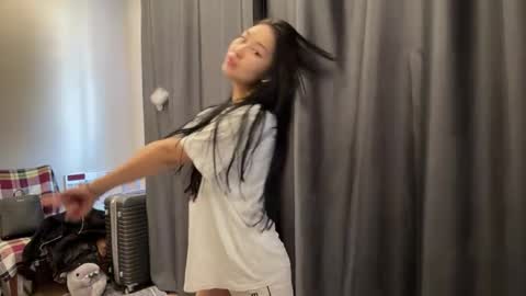 Mia online show from 04.06.26