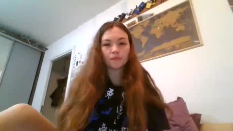 glitter_doll online show from 02.13.25