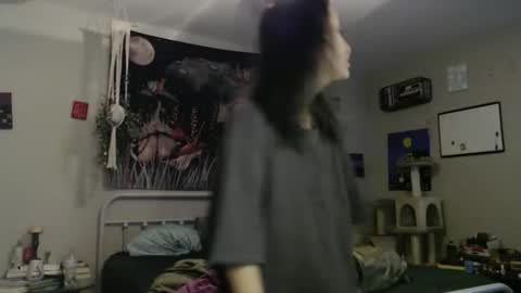 Snapshot of glitterspace chatting on 02.11.26 anna online show from 02.11.26