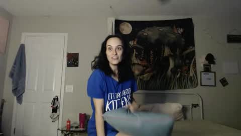 Snapshot of glitterspace chatting on 04.04.26 anna online show from 04.04.26