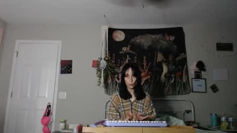 Snapshot of glitterspace chatting on 04.07.26 anna online show from 04.07.26