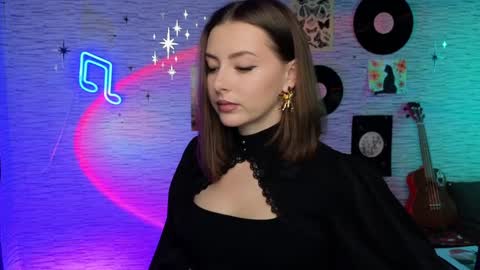 Snapshot of glo_lo chatting on 12.03.24 Bye everybody Ill be online Monday December 2nd Saturday and Sunday off online show from 12.03.24