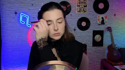 Snapshot of glo_lo chatting on 12.04.24 Bye everybody Ill be online Monday December 2nd Saturday and Sunday off online show from 12.04.24