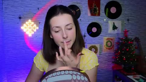 Snapshot of glo_lo chatting on 12.18.24 Bye everybody Ill be online Monday December 2nd Saturday and Sunday off online show from 12.18.24