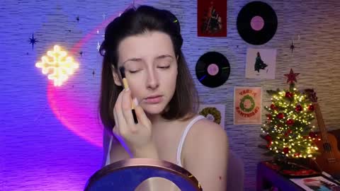 Snapshot of glo_lo chatting on 01.22.25 Bye everybody Ill be online Monday December 2nd Saturday and Sunday off online show from 01.22.25