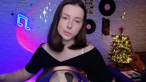 Snapshot of glo_lo chatting on 01.27.25 Bye everybody Ill be online Monday December 2nd Saturday and Sunday off online show from 01.27.25