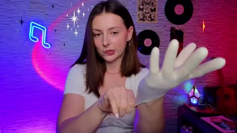 Snapshot of glo_lo chatting on 02.04.25 Bye everybody Ill be online Monday December 2nd Saturday and Sunday off online show from 02.04.25