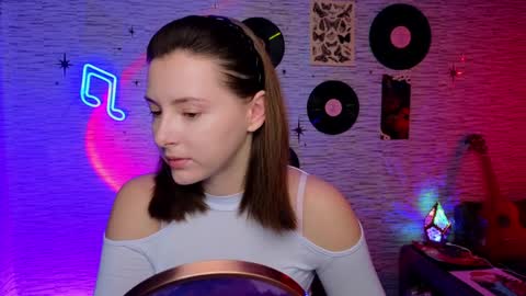 Snapshot of glo_lo chatting on 02.05.25 Bye everybody Ill be online Monday December 2nd Saturday and Sunday off online show from 02.05.25