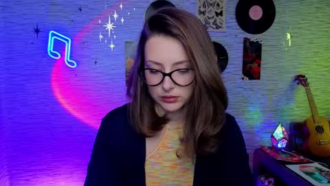 Snapshot of glo_lo chatting on 02.06.25 Bye everybody Ill be online Monday December 2nd Saturday and Sunday off online show from 02.06.25