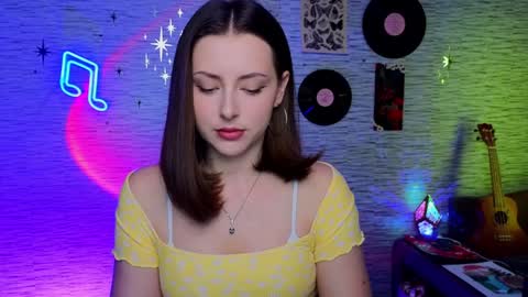 Snapshot of glo_lo chatting on 02.07.25 Bye everybody Ill be online Monday December 2nd Saturday and Sunday off online show from 02.07.25