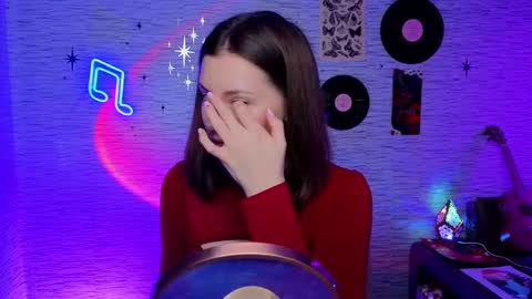 Snapshot of glo_lo chatting on 02.11.25 Bye everybody Ill be online Monday December 2nd Saturday and Sunday off online show from 02.11.25