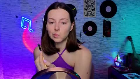 Snapshot of glo_lo chatting on 02.12.25 Bye everybody Ill be online Monday December 2nd Saturday and Sunday off online show from 02.12.25