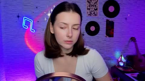 Snapshot of glo_lo chatting on 02.17.25 Bye everybody Ill be online Monday December 2nd Saturday and Sunday off online show from 02.17.25