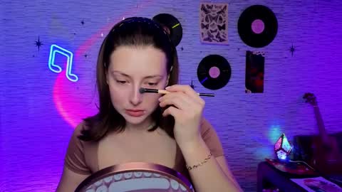 Snapshot of glo_lo chatting on 02.18.25 Bye everybody Ill be online Monday December 2nd Saturday and Sunday off online show from 02.18.25