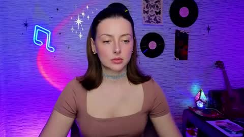 Snapshot of glo_lo chatting on 02.18.25 Bye everybody Ill be online Monday December 2nd Saturday and Sunday off online show from 02.18.25